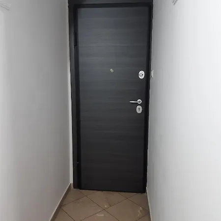 Jo *